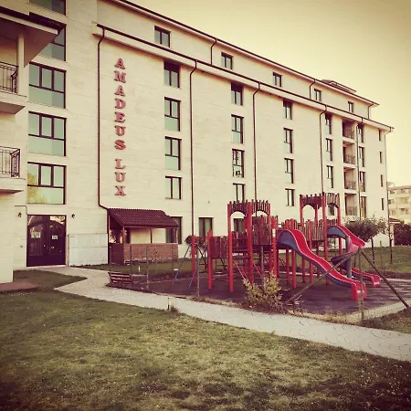 Lovely Amadeus Lux Апартамент *
