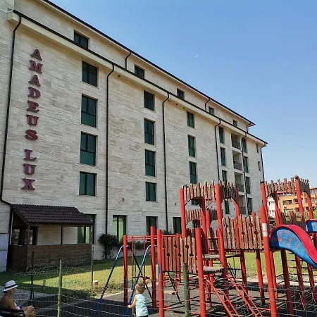 Lovely Amadeus Lux *