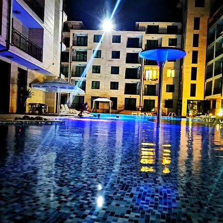 Lovely Amadeus Lux Apartament *
